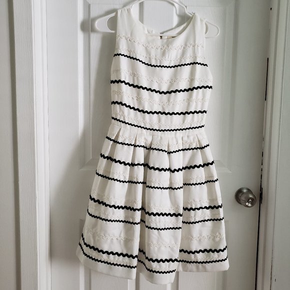 Freeway Striped Black and White Dress: Size S - Picture 2 of 6